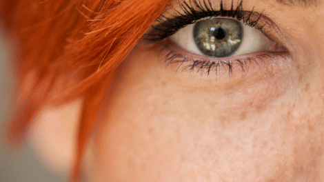 jak dbać o oczy latem