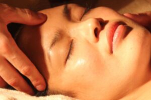 Foto Main Artykul Czego nie wiesz o dotyku dotyk i bol w medycynie chinskiej 300x200