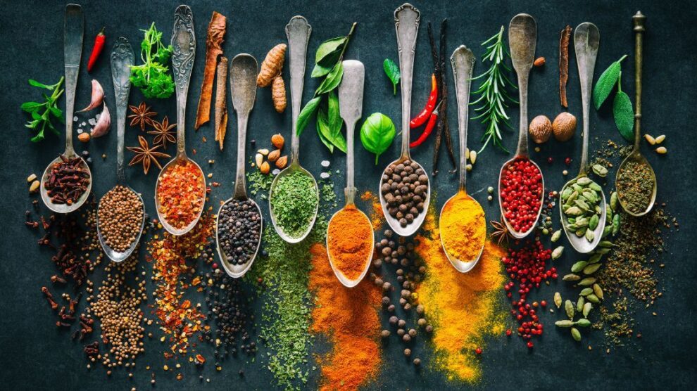 Przyprawy rozgrzewajace organizm zimowa pora 990x556