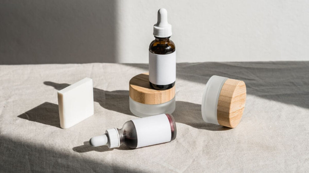 Bezpieczenstwo kosmetykow 990x556