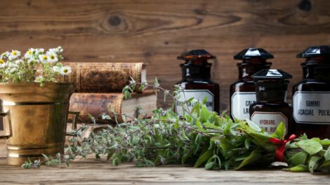 Interakcje lekow z ziolami 1 470x264