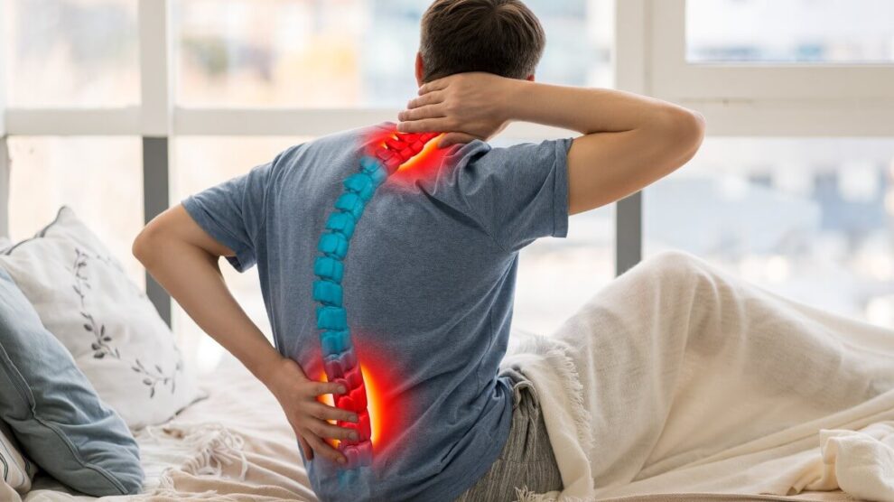 Przewlekly bol kregoslupa 990x556