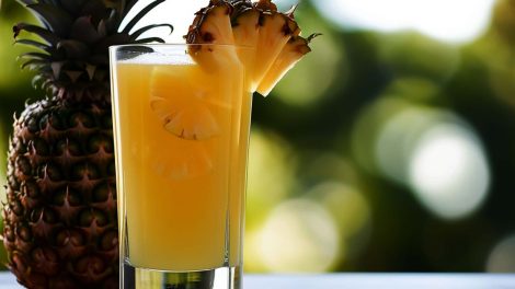 jak pić sok z ananasa