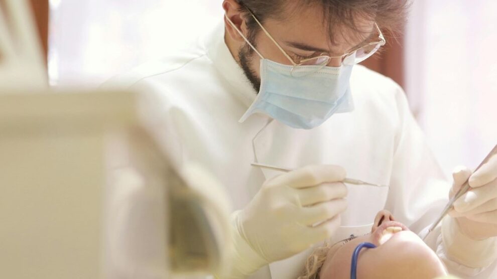 Thumbnail Waga dbania o profesjonalna jak i domowa higienizacje oraz wizyty kontrolne u lekarzy specjalistow 990x556