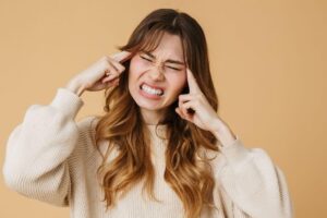 Zycie z migrena jak pozbyc sie bolu 300x200