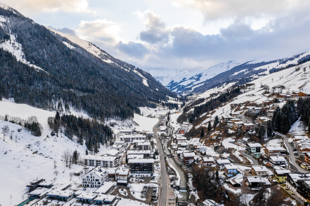 Breathtaking shot mountainous landscape covered with snow austria 1024x682