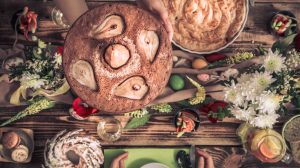 Home celebration friends family festive table 300x168