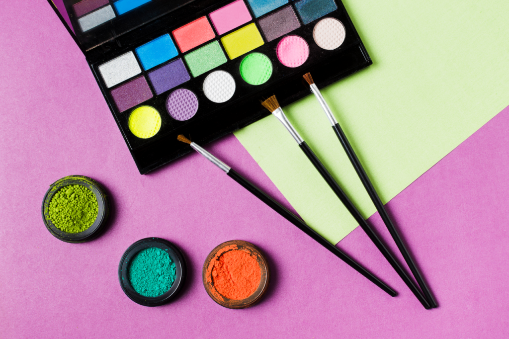 Palette colorful eyeshadows cosmetic brushes 1 1024x682