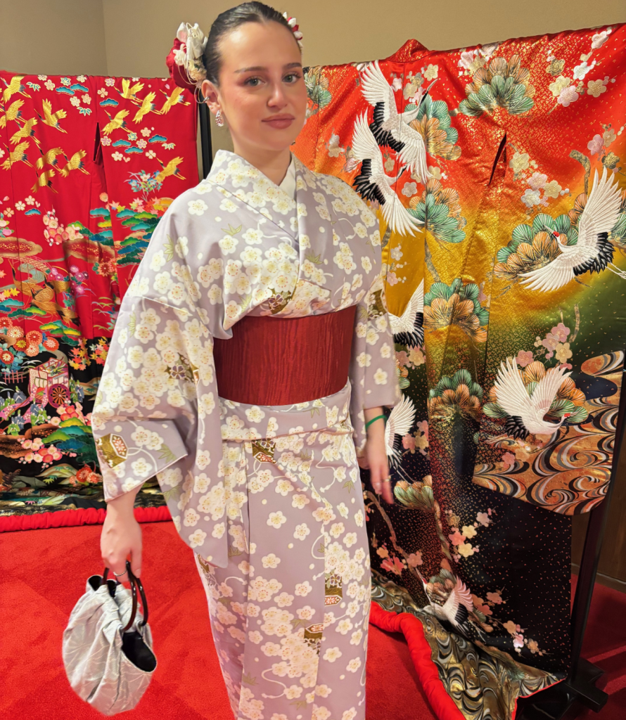 KIMONO 2 890x1024