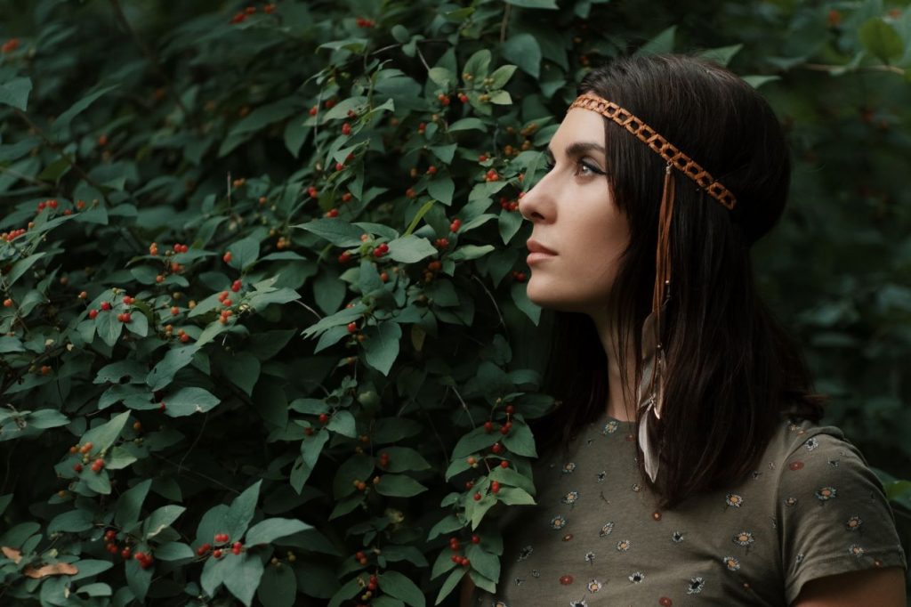 Portrait beautiful young hippie woman 1024x682