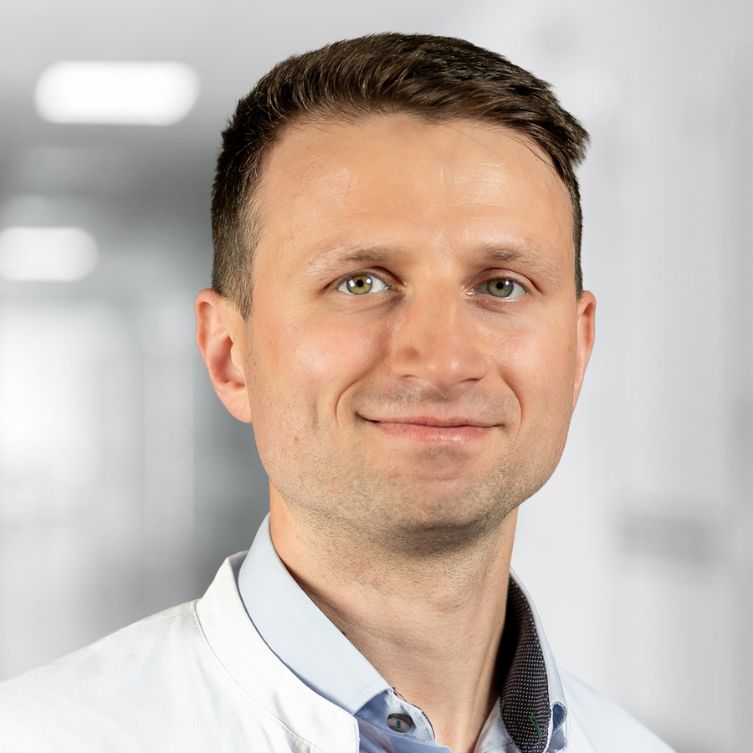 Dr n  med  Mateusz Moskal