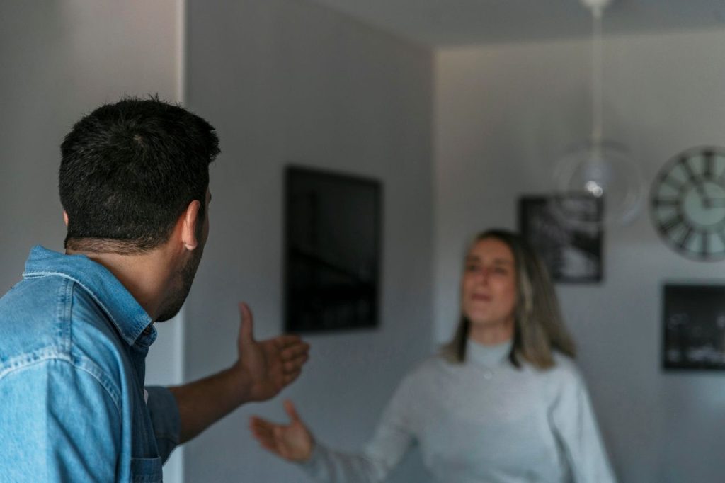 Husband wife having fight 1024x682